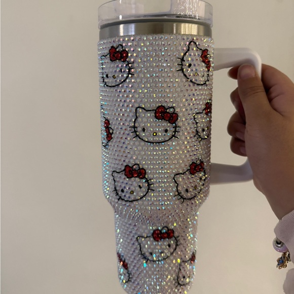 40oz hello kitty tumbler - Picture 3 of 3